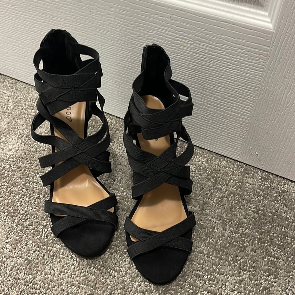 Bamboo Limelight Black Strap Heels. Size 9.
